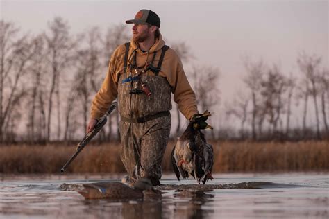 Chêne gear. Duck Hunting Boots. Chêne Gear®'s duck hunting boots are the perfect combination of comfort and functionality. Featuring waterproof and breathable materials, advanced insulation, and specialized traction for … 