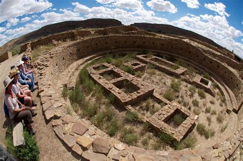 Chaco Canyon was a good place to settle in ancient times. In the middle of a high desert where not much grows, Chaco Wash offered enough water for the survival of large groups. The first evidence of people living here dates back 4000 years, although they built nothing lasting until 400-500 AD.. 