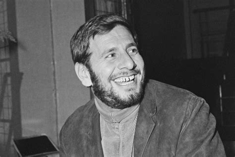 Chaim Topol, ‘Fiddler on the Roof’ actor, dies age 87