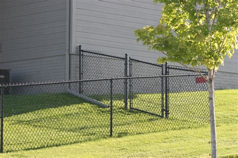  The average chain link fence prices are between $2000 – $3000 per project, for a 164 linear foot job with installation included. However, optional extras such as privacy screening, vinyl coating and gates will cost extra. Chain Link Fence Cost. Low Cost. $1,476 – $2,296. . 