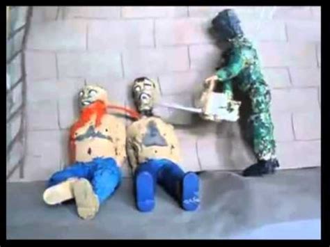 This video that has been circulating the internet for many years showing 2 guys alleged members of Cartel de Sinaloa, being decapitated with a chainsaw. On the left is Felix Gamez Garcia while the on the right is Barnabas Gamez Castro which also is the uncle of the first man. These men admit to be working for Joaquin El Chapo Guzman.. 