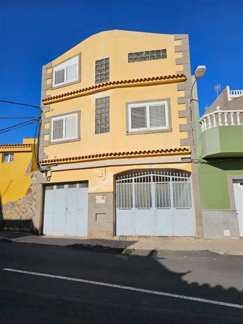 Chalet adosado en venta en calle LA PAZ, La Estación