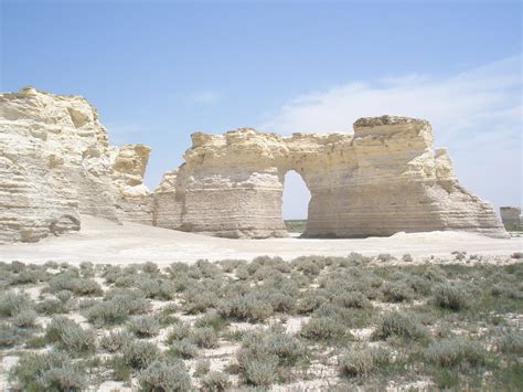 the monument rocks or chalk pyramids are a series of sedimenta