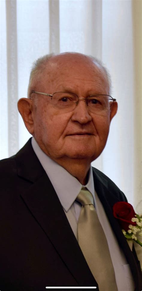 Chambers funeral services obituaries.  Offer condolences/tributes, send flowers o...