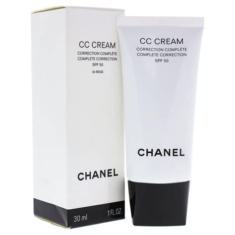 Chanel cc cream. CC Cream là chữ viết tắt của Color Control, là một loại kem dùng khi trang điểm có công dụng điều chỉnh màu da và làm da sáng đều màu hơn. CC Cream có thể dùng làm kem lót, vừa giúp hiệu chỉnh sắc da, vừa giúp dưỡng da trong cùng một sản phẩm. Rất nhiều hãng mỹ phẩm cung cấp CC Cream trên thị trường hiện nay ... 