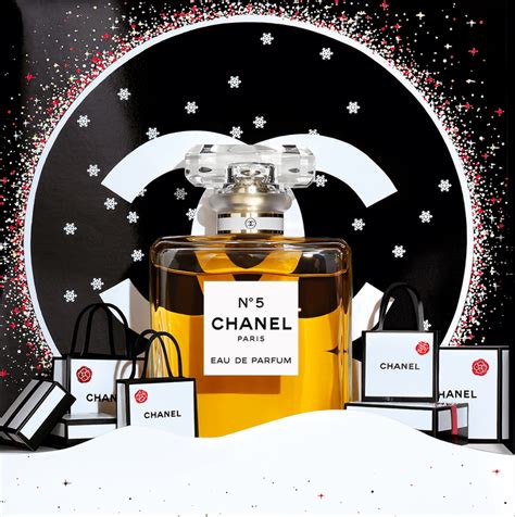 Chanel holiday set. There’s nothing quite like the excitement of a good holiday to lift your spirits. You may be surprised to learn that many of our favorite holiday traditions have been around for fa... 