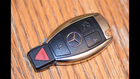 Change battery in mercedes key fob. Mercedes Benz Key FOB - How to open the back panel and replace CR2025 Battery 