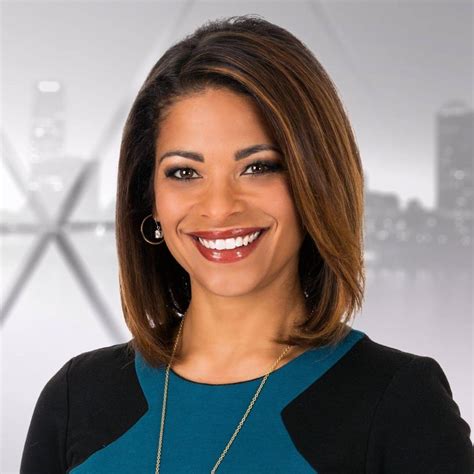 As of September 1, 2014, the WBZ-TV Channel 4 news team in Boston consists of Lisa Hughes, David Wade, Paula Ebben and Jonathan Elias. Hughes and Wade are the co-anchors of the WBZ-TV News at 5:00 p.m. and 11:00 p.m., while Ebben and Elias .... Channel 12 news anchor fired