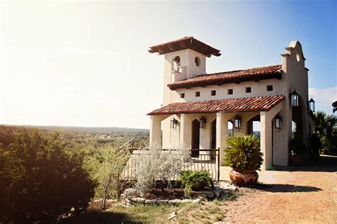 Chapel dulcinea texas. Chapel Dulcinea is a gorgeous Texas Hill Country chapel that speaks to long-lasting love. It hosts 1,000 Texas weddings per year, each of which is free (the only … 