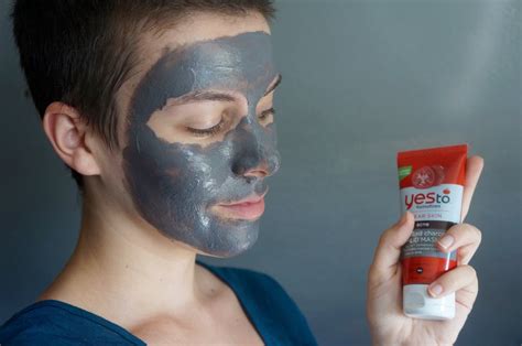 Charcoal mask. A charcoal mask can help reduce the appearance of dull skin and increase luminosity, especially in the cold winter months. The L’Oréal Paris Pure-Clay Detox and Brighten Face Mask are formulated with three types of clay and charcoal. Immediately after use, skin looks brighter and glowing, skin tone looks more even, and skin appears … 