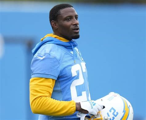 Chargers trade J.C. Jackson to Patriots, sending him back to where his career began, AP source says