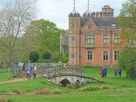 Charlecote House Annexe VisitWales