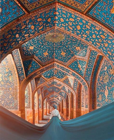 Charles Hill Instagram Esfahan