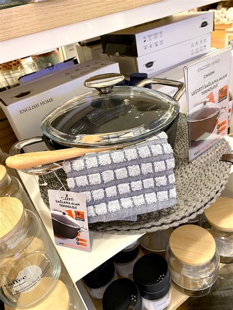 veodersti.rgarabwor.edu.pl. 