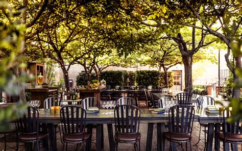 Charter oak restaurant. Seasonal, family-style Californian fare served in luxe, brick-walled quarters with an outdoor patio. 