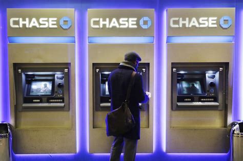 Chase Limits ATM Withdrawals For Non-Customers