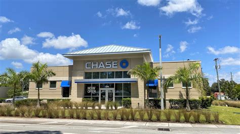 We find one location Chase Bank - 4093 Barrancas Ave, Pensacola 32507