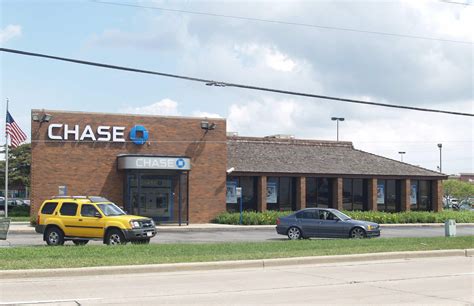 Chase Bank (Niles, Illinois) USA / Illinois / Glenview / Niles, Illinois / Illinois Route 58 (West Golf Road - Niles) , 8510. 