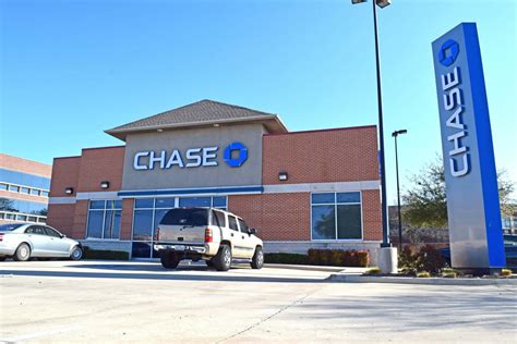 North Cooper. Branch with 3 ATMs. (817) 548-4118. 755 Lamar Blvd W. Arlington, TX 76012. Directions. Find a Chase branch and ATM in Arlington, Texas. Get location hours, directions, customer service numbers and available banking services.. 