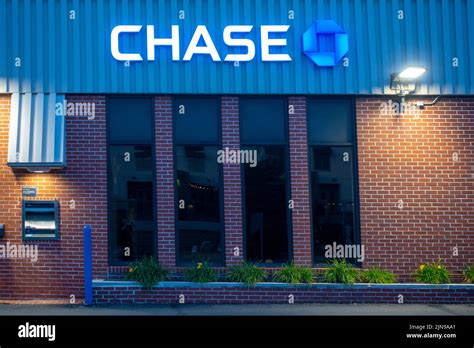 Chase bank wooster ohio. Choose the checking accountthat works best for you. See our Chase Total Checking® offer for new customers. Make purchases with your debit card, and bank from almost anywhere by phone, tablet or computer and more than 15,000 ATMs and more than 4,700 branches. Savings Accounts & CDs. 