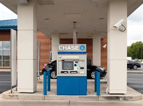 Chase drive through bank. We promote accessible banking through a variety of tools and services; ... Bank of America has thousands of branches—many with drive-through banking services—and all of Bank of America’s thousands of ATMs are talking ATMs. Our home loans offices are also accessible. More about accessible banking at ATMs, banking centers, and home loans ... 