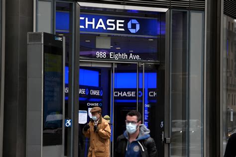 Chase joint account. Open an account online. It’s fast and easy, typically taking only a few minutes. Plus, we use the strongest available encryption to keep your information safe. All our accounts can be opened jointly. Simply select the Joint option when applying. Learn what you’ll need to apply online. 
