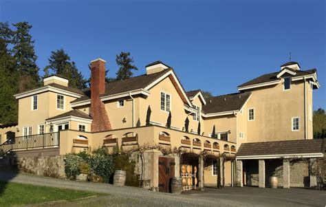 Chateau lill. Chateau Lill is a premier wedding venue in Redmond, Washington. Browse weddings at the venue and get in touch on View Carats & Cake. 