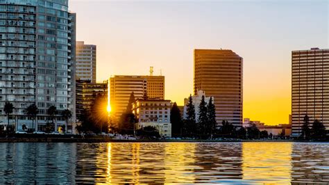 Cheap Flights from Detroit to Oakland from $87 (DTW