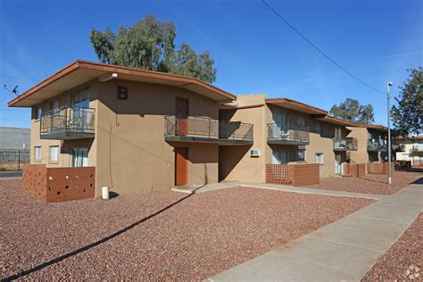 Cheap apartments in arizona. FINDING A CHEAP APARTMENT IN GLENDALE AZ. Hunting for a cheap apartment off-season may increase your chances to land a lease. Try to look for a new apartment in the winter months: December, January or February. You can find better deals on your unit in winter because supply is typically greater than demand and landlords advertise reduced … 