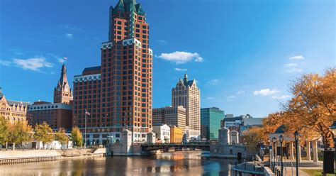 Cheap flights to wisconsin milwaukee. Things To Know About Cheap flights to wisconsin milwaukee. 