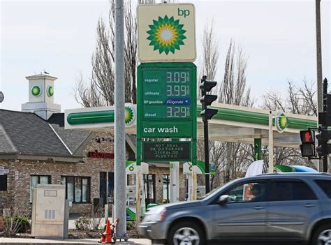 Mar 11, 2022 · Check here to see where you can find the lowest gas prices. With each gallon draining your wallet, cheaper is better. Here are the lowest-priced stations today in the Milwaukee area. 