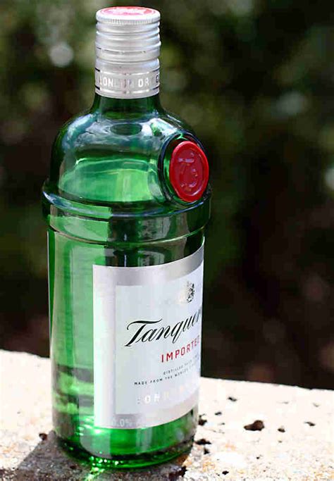 Cheap gin. According to Cosmopolitan, a typical gin and Slimline tonic has 114 calories. The double shot of gin contains 110 calories, while the Slimline adds just four more. Made with a trad... 