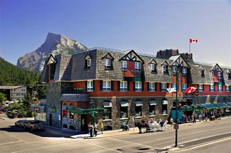 Cheap hotels in banff. These cheap hotels in Banff have great views and are well-liked by travellers: The Juniper Hotel - Traveller rating: 4/5. Mount Royal Hotel - Traveller rating: 4.5/5. 