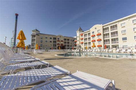 Cheap hotels near cedar point. Stay at this 3.5-star beach hotel in Sandusky. Enjoy free WiFi, free parking, and 4 restaurants. Our guests praise the helpful staff and the clean rooms in our reviews. Popular attractions Cedar Point and Cedar Point Shores are located nearby. Discover genuine guest reviews for Cedar Point's Hotel Breakers along with the latest prices and … 