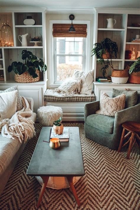 Cheap house decor. The easiest, simplest and most affordable way to transform your space is by incorporating plants – be it indoor plants. Planning to decorate your home on a ... 