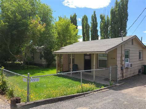 Cheap Homes for Sale in Klamath County, OR Sort by Best match 14 6800 S 6th Street 1, Klamath Falls, OR 97603 3 Beds 2 Baths 1,188 Sqft Clean and well-maintained manufactured home in Wiseman's mobile home family park is ready for it's new owner. This is the first home on the left as you enter th ... $69,500 USD View Details 11. 