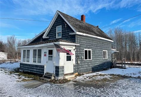 Zillow Inc. 415 Congress St #202 Portland, ME 04101 (207) 220-3782 The listing broker's offer of compensation is made only to participants of the MLS where the listing is filed. Disclaimer: School attendance zone boundaries are supplied by Pitney Bowes and are subject to change.