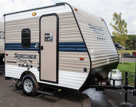 Cheap rv. These mid-sized RVs range in size, but most Class C RVs fall in between 20 ft. to 30 ft. in length. These models are great for families, campers, and full-timers as they can sleep 4 to 8 people comfortably (depending on model) and have additional storage space for longer trips. If you have ever been inside or driven a moving truck, you'll ... 