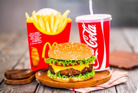 Cheapest fastfood. Jun 5, 2023 ... But for when you're on the road and want a quick, affordable salad fast, we've rounded up all the salads you can get at major fast food chains ... 