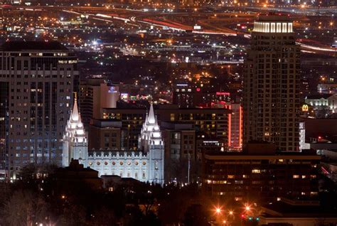 Payscale reports an average Salt Lake City salary of $73,000 or $20.05 per hour. According to the BLS, the average salary in Salt Lake City for all occupations is $57,660 per year with a mean hourly wage of $27.72. The national mean hourly wage is $28.01. The median hourly wage for Salt Lake is $22.55.. 