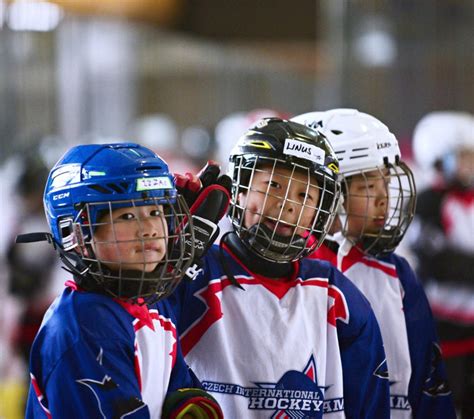 Checking and ‘Czech’ing at local hockey camp Oxford Leader