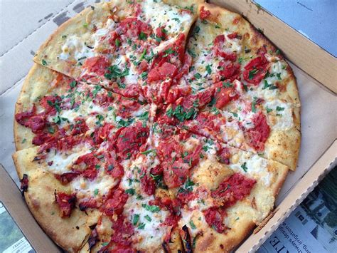 Cheeseboard pizza. Ingredients. Makes 1x 12”/16” pizza. For the pizza. 250/330g classic pizza dough. 1tbsp garlic oil. 80/100g fresh mozzarella, torn into chunks. 40g Grana Padano. 40g goats … 