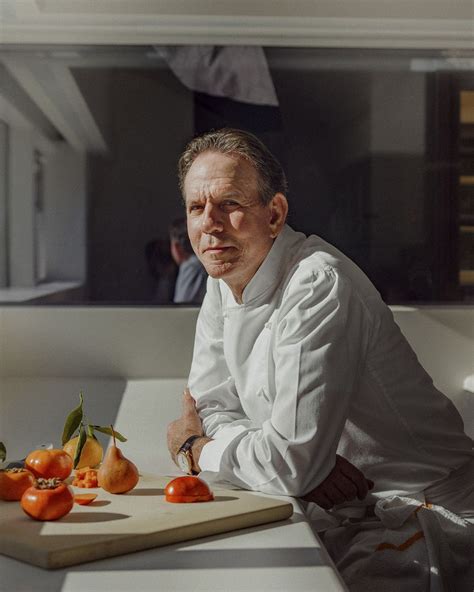 Chef thomas keller. Jun 21, 2022 · At age 19, in 1974, Keller traded his dishtowel for a chef's apron when he signed on as a cook in the kitchen of the Palm Beach Yacht Club. With two year's experience under his belt, he headed ... 