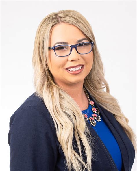 Chelsea Gardner, Marketing Specialist at Mortgage Marketing Animals, is a marketing specialist with over 4 years of experience. She has worked on brand. 