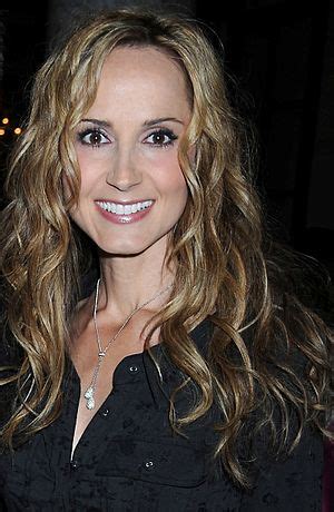 Chely Wright - Age, Family, Bio Famous Birthdays