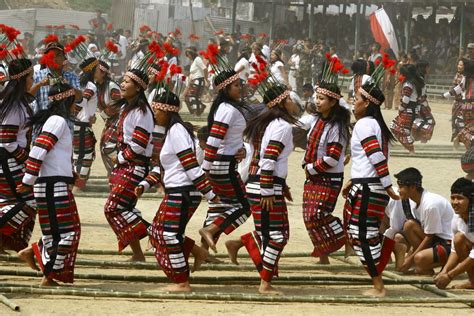 Cheraw. Cheraw dance is one of the very popular and oldest dance forms in Mizoram. It is performed during the occasion of ‘Buhza Aih’ or good harvest. However it is ... 