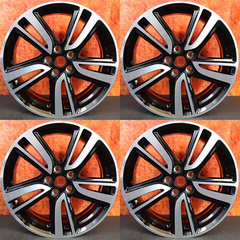 Wheel- Size.com The world's largest wheel fitment database. Wheel size, PCD, offset, and other specifications such as bolt pattern, thread size (THD), center bore (CB), trim levels for 2021 Chevrolet Cruze. Wheel and tire fitment data. Original equipment and alternative options.