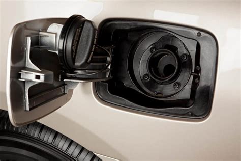The exact cost of filling a Chevy Malibu tank depends on several factors including the type of fuel used, the size of the tank and the current gas prices. However, as a general rule of thumb, the cost of filling a Chevy Malibu tank with regular unleaded fuel will range from $35 to $45. The cost of filling a tank with premium gas will be higher .... 