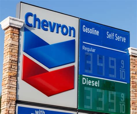 Chevron's dividend yield is 5.3%. Exxon has increased its dividend annually for 38 consecutive years, while Chevron is a few years behind at 34 (at present they are both Dividend Aristocrats ...