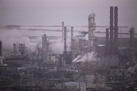 Chevron refinery in Richmond issued violation notices for flaring event